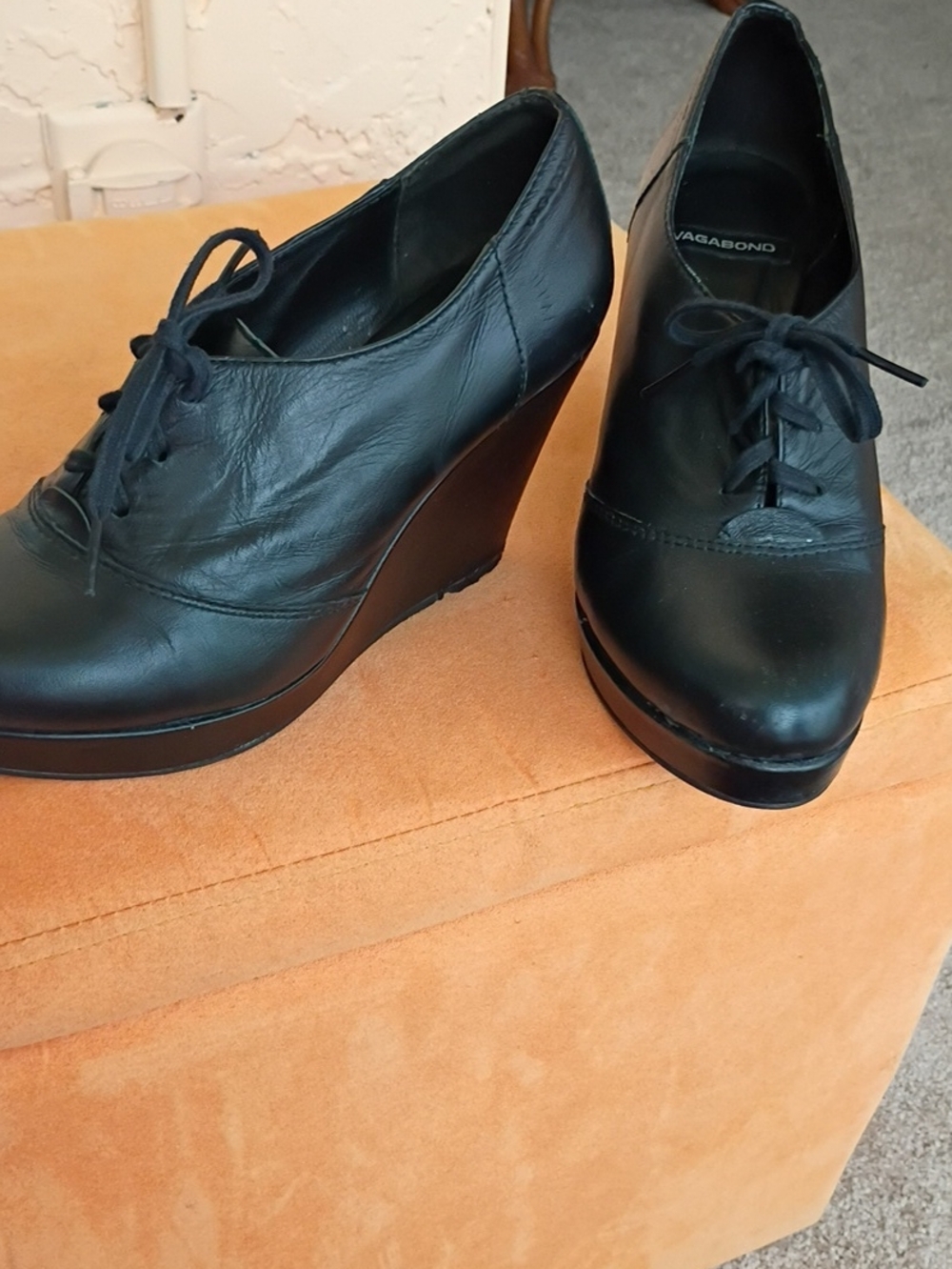 Vagabond Black Leather Wedge Oxford Shoes